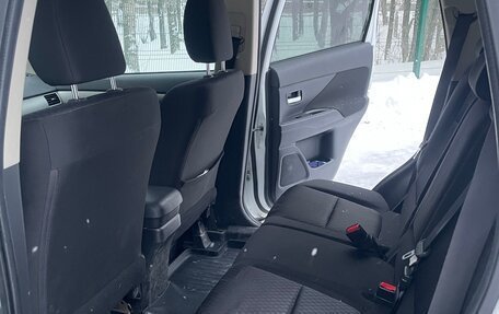 Mitsubishi Outlander III рестайлинг 3, 2013 год, 1 480 000 рублей, 15 фотография