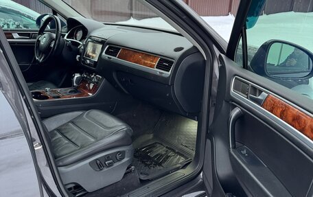 Volkswagen Touareg III, 2010 год, 1 995 000 рублей, 8 фотография