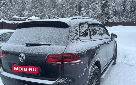 Volkswagen Touareg III, 2010 год, 1 995 000 рублей, 4 фотография
