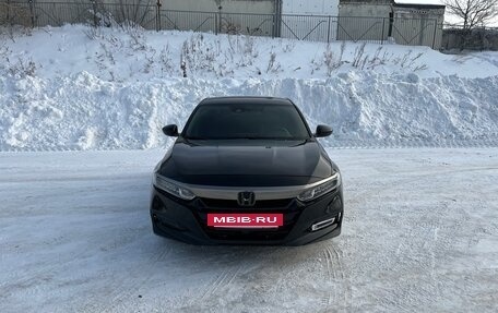 Honda Accord IX рестайлинг, 2018 год, 1 900 000 рублей, 2 фотография