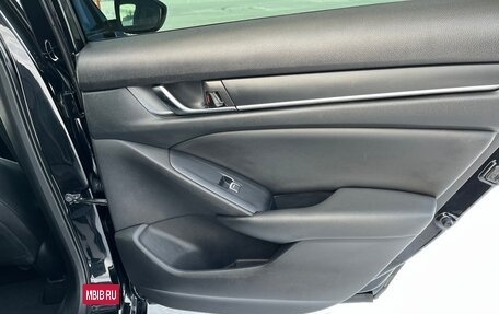 Honda Accord IX рестайлинг, 2018 год, 1 900 000 рублей, 13 фотография