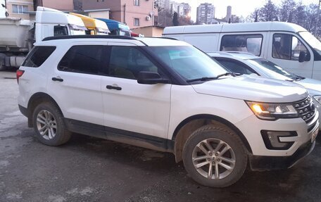 Ford Explorer VI, 2016 год, 1 850 000 рублей, 2 фотография