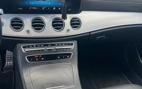 Mercedes-Benz E-Класс, 2021 год, 4 200 000 рублей, 19 фотография