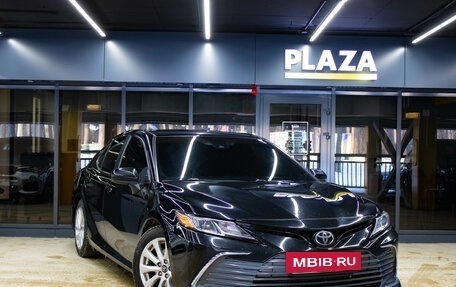 Toyota Camry, 2020 год, 2 399 000 рублей, 2 фотография