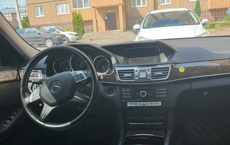 Mercedes-Benz E-Класс, 2015 год, 1 850 000 рублей, 1 фотография