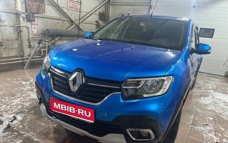 Renault Logan II, 2020 год, 950 000 рублей, 1 фотография