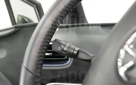 Toyota Prius IV XW50, 2020 год, 2 850 000 рублей, 5 фотография