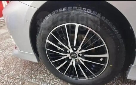 Toyota Prius IV XW50, 2020 год, 2 850 000 рублей, 10 фотография