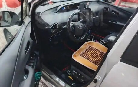 Toyota Prius IV XW50, 2020 год, 2 850 000 рублей, 12 фотография