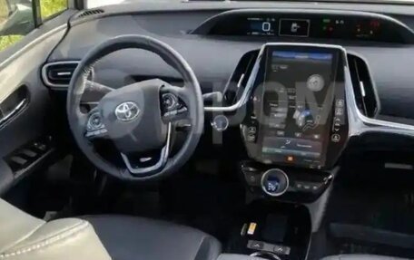 Toyota Prius IV XW50, 2020 год, 2 850 000 рублей, 19 фотография