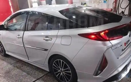 Toyota Prius IV XW50, 2020 год, 2 850 000 рублей, 24 фотография