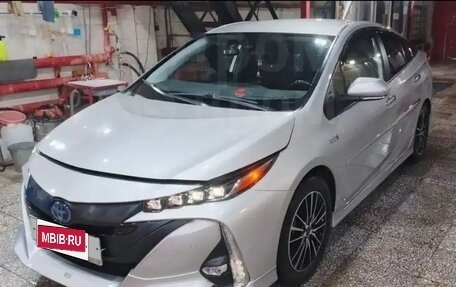 Toyota Prius IV XW50, 2020 год, 2 850 000 рублей, 28 фотография