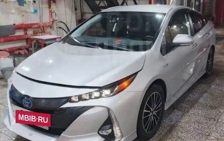 Toyota Prius IV XW50, 2020 год, 2 850 000 рублей, 26 фотография