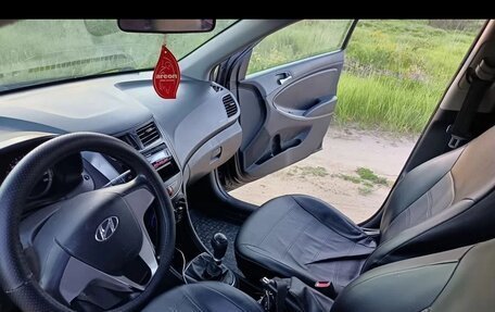 Hyundai Solaris II рестайлинг, 2014 год, 370 000 рублей, 12 фотография