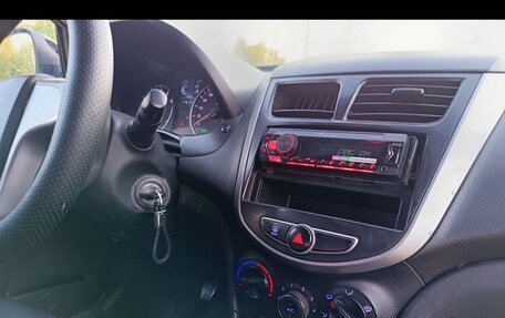 Hyundai Solaris II рестайлинг, 2014 год, 370 000 рублей, 15 фотография