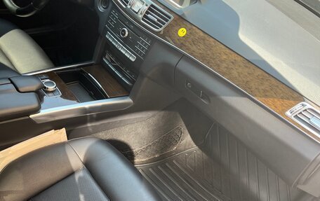 Mercedes-Benz E-Класс, 2015 год, 1 850 000 рублей, 3 фотография