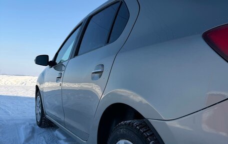 Renault Logan II, 2018 год, 565 000 рублей, 3 фотография