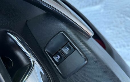 Renault Logan II, 2018 год, 565 000 рублей, 15 фотография