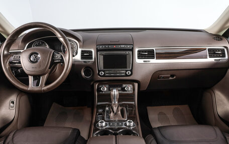 Volkswagen Touareg III, 2015 год, 3 399 000 рублей, 14 фотография