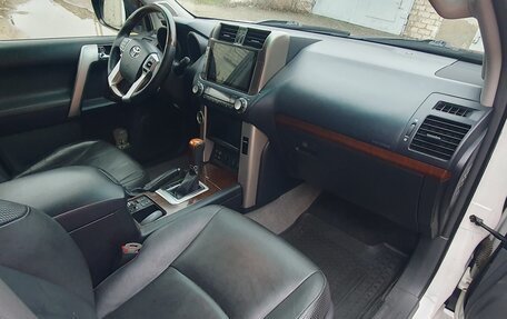 Toyota Land Cruiser Prado 150 рестайлинг 2, 2012 год, 2 900 000 рублей, 6 фотография