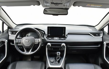 Toyota RAV4, 2020 год, 3 499 000 рублей, 10 фотография