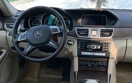 Mercedes-Benz E-Класс, 2013 год, 1 890 000 рублей, 25 фотография