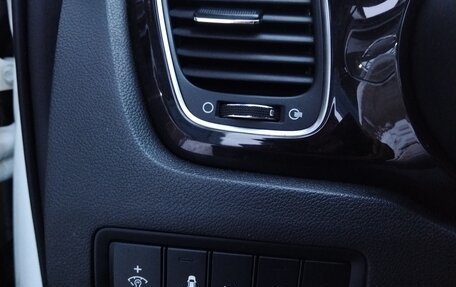 KIA Carnival III, 2019 год, 3 600 000 рублей, 8 фотография