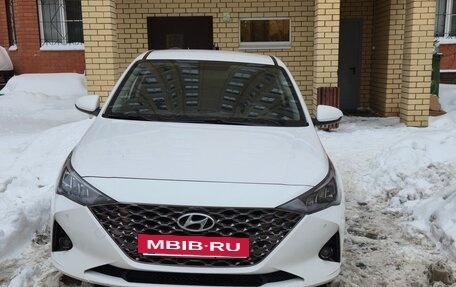 Hyundai Solaris II рестайлинг, 2021 год, 1 670 000 рублей, 25 фотография