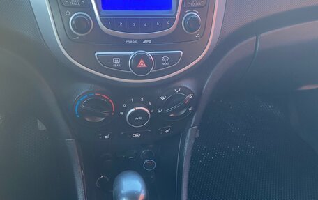 Hyundai Solaris II рестайлинг, 2012 год, 520 000 рублей, 11 фотография