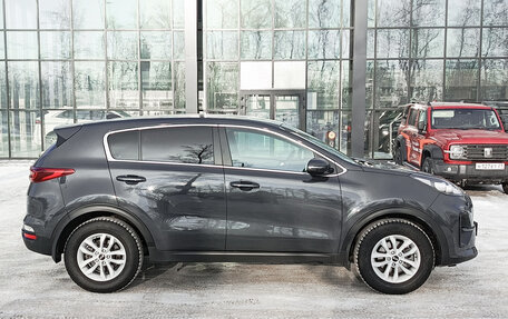 KIA Sportage IV рестайлинг, 2020 год, 2 400 000 рублей, 5 фотография
