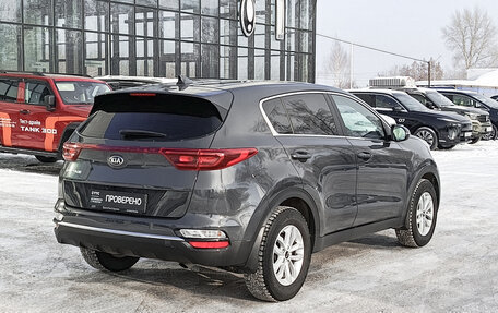 KIA Sportage IV рестайлинг, 2020 год, 2 400 000 рублей, 6 фотография