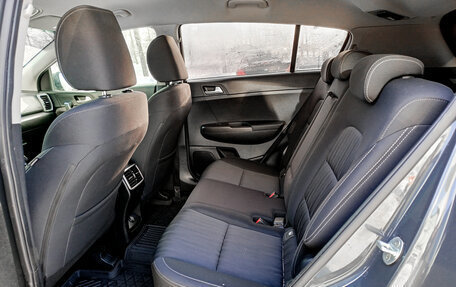 KIA Sportage IV рестайлинг, 2020 год, 2 400 000 рублей, 15 фотография