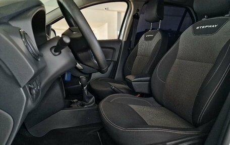 Renault Logan II, 2021 год, 1 270 000 рублей, 10 фотография