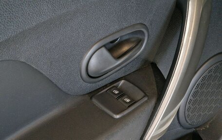 Renault Logan II, 2021 год, 1 270 000 рублей, 24 фотография