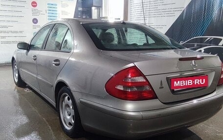 Mercedes-Benz E-Класс, 2004 год, 710 000 рублей, 4 фотография