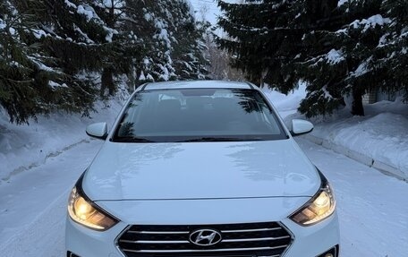 Hyundai Solaris II рестайлинг, 2018 год, 1 270 000 рублей, 7 фотография