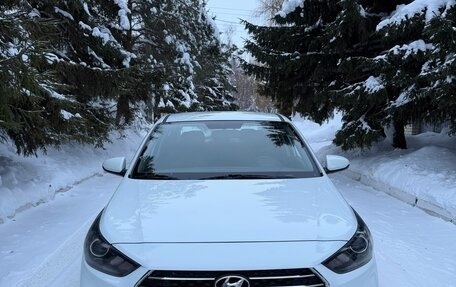 Hyundai Solaris II рестайлинг, 2018 год, 1 270 000 рублей, 3 фотография