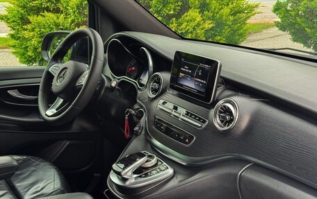 Mercedes-Benz V-Класс, 2017 год, 4 150 000 рублей, 5 фотография