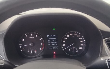 Hyundai Solaris II рестайлинг, 2017 год, 12 фотография