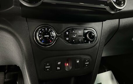 Renault Sandero II рестайлинг, 2016 год, 875 000 рублей, 18 фотография