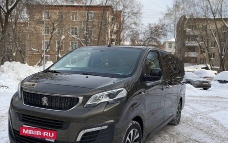 Peugeot Traveller I, 2018 год, 3 590 000 рублей, 8 фотография