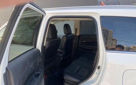 Mitsubishi Outlander III рестайлинг 3, 2017 год, 2 750 000 рублей, 17 фотография