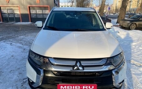 Mitsubishi Outlander III рестайлинг 3, 2017 год, 2 750 000 рублей, 14 фотография