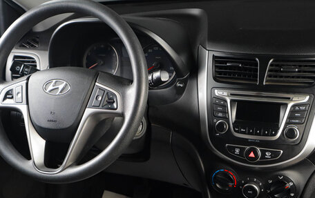 Hyundai Solaris II рестайлинг, 2016 год, 939 000 рублей, 12 фотография