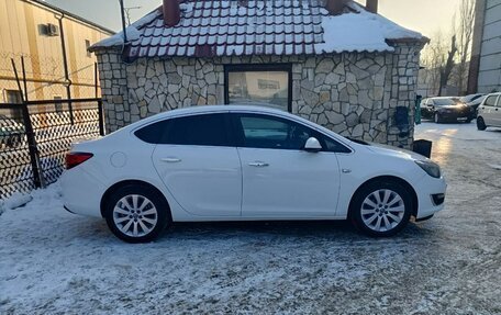 Opel Astra J, 2013 год, 690 000 рублей, 5 фотография
