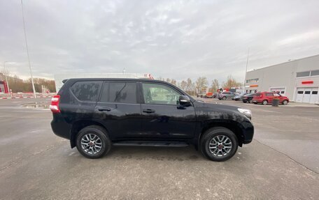 Toyota Land Cruiser Prado 150 рестайлинг 2, 2016 год, 3 500 000 рублей, 2 фотография