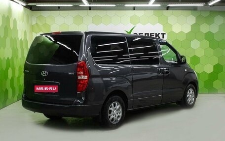 Hyundai H-1 II рестайлинг, 2008 год, 1 250 000 рублей, 2 фотография