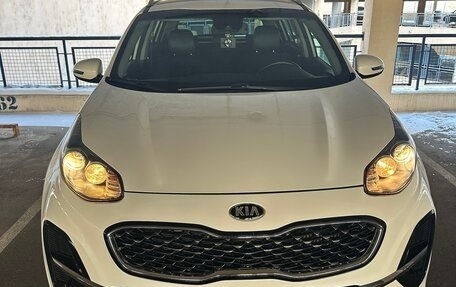 KIA Sportage IV рестайлинг, 2020 год, 2 800 000 рублей, 2 фотография