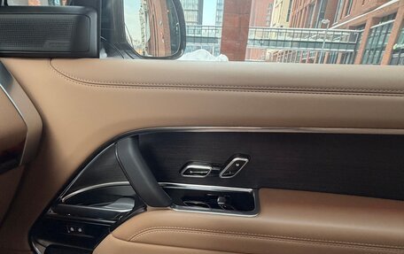 Land Rover Range Rover IV рестайлинг, 2024 год, 20 700 000 рублей, 12 фотография