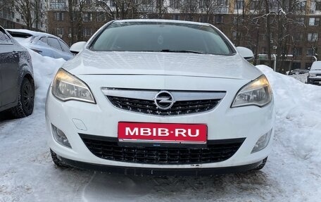 Opel Astra J, 2012 год, 750 000 рублей, 2 фотография